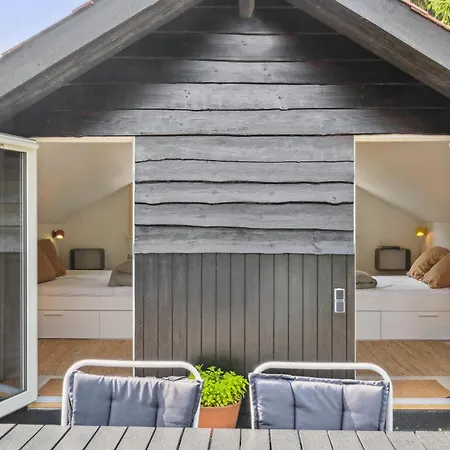 Casa vacanze 4 Bedroom Awesome In