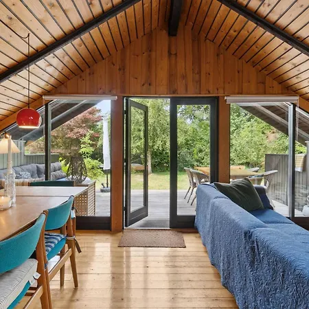 4 Bedroom Awesome In *