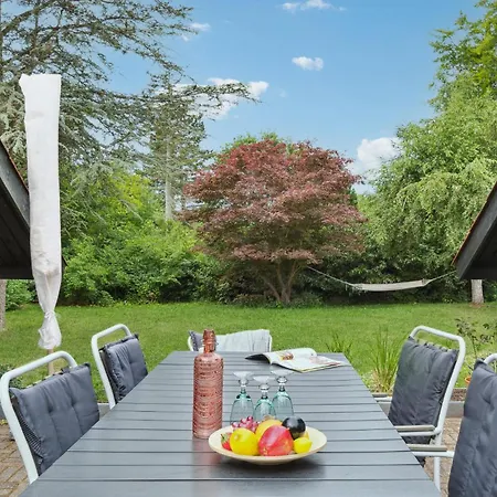 4 Bedroom Awesome In Casa vacanze